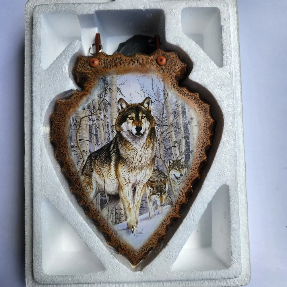Bradford Exchange Noble Leader Wolf Arrowhead Plaque Spirit of the Pack 2009